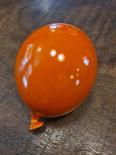 Carica l&#39;immagine nel visualizzatore di Gallery, Appendiabiti a forma di palloncino
